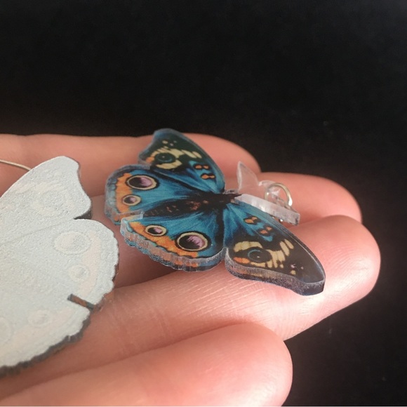 Moth Acrylic Dangle Earrings - Picture 6 of 9